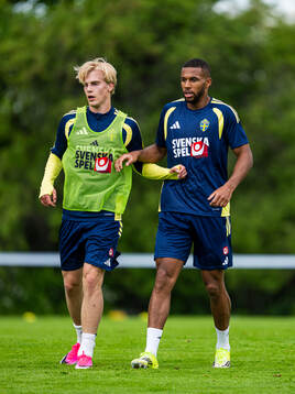 Lucas Bergvall and Isak Hien of the Swedish national