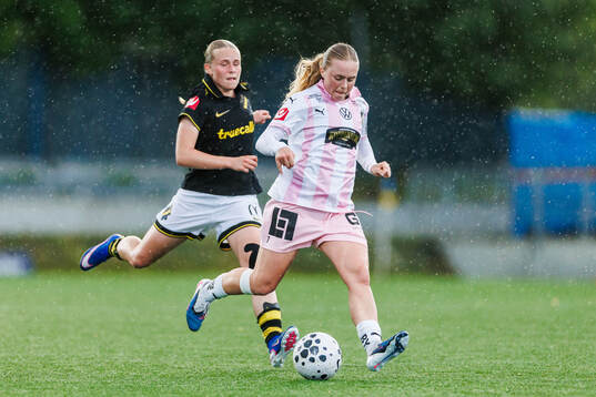 Häckens Pernille Sanvig och AIKs Nova Selin