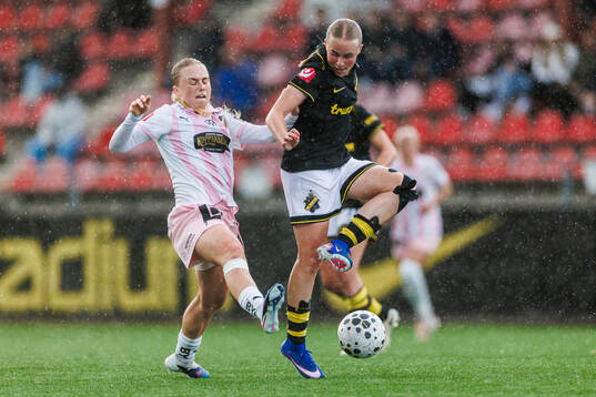 Häckens Pernille Sanvig och AIKs Nova Selin