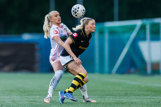 Häckens Alva Selerud och AIKs Ida Björnberg