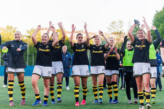 AIKs Ellie Junetoft, Daniella Famili och Olivia Garcia