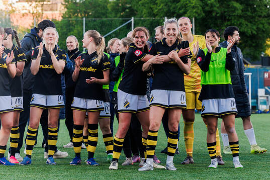 AIKs Olivia Garcia och Linda Sembrant jublar