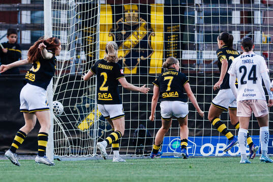 AIKs Ellie Junetoft gör 1-0