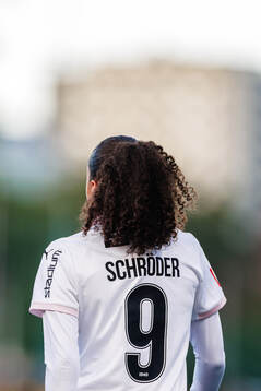 Häckens Felicia Schröder