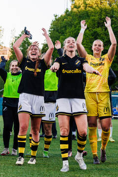 AIKs Olivia Garcia, Linda Sembrant och målvakt Emilia