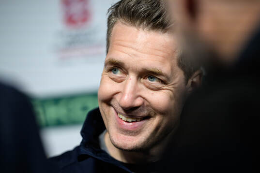 Head coach Sam Hallam of Sweden