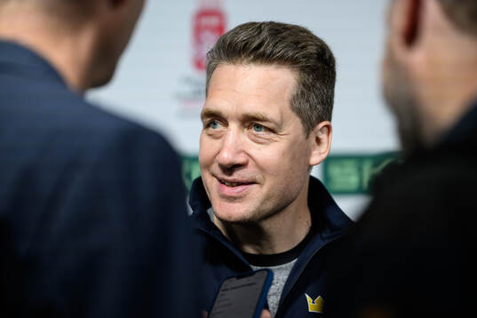 Head coach Sam Hallam of Sweden