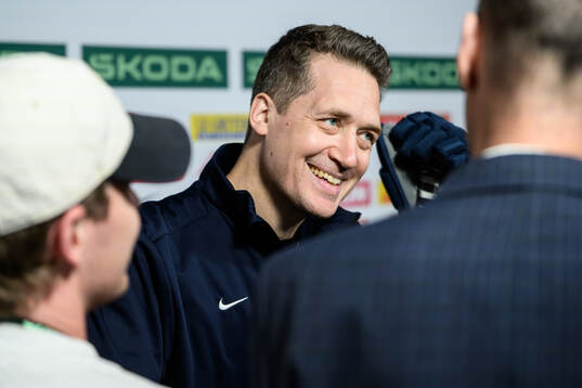Head coach Sam Hallam of Sweden