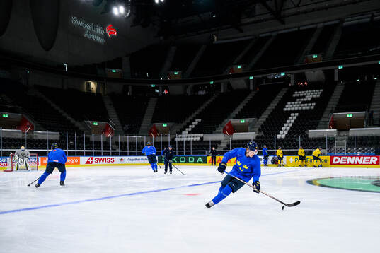 Simon Holmström of Sweden at a practice session