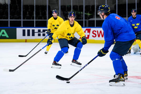 Bläddra bland fler bilder av 2026 IIHF Ice Hockey World Championship, Day 14, Sweden, Morning Skate