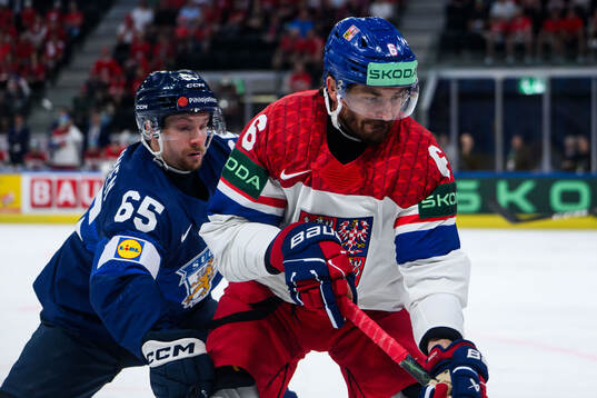 Sakari Manninen of Finland and Michal Kempny of Czech