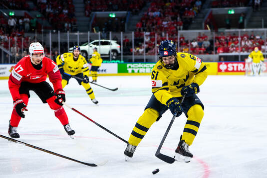Ken Jager of Switzerland and Viggo Björck of Sweden