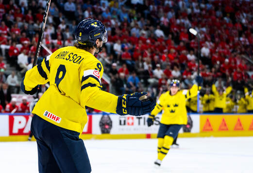 Linus Karlsson of Sweden celebrates