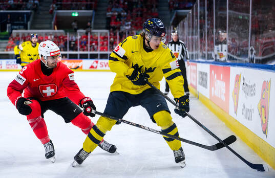 Damien Riat of Switzerland and Ivar Stenberg of Sweden