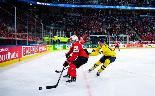 Janis Moser of Switzerland and Anton Frondell of Sweden