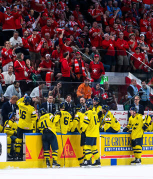 Head coach Sam Hallam of Sweden talks to players