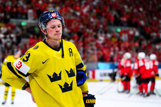 Lucas Raymond of Sweden looks dejected