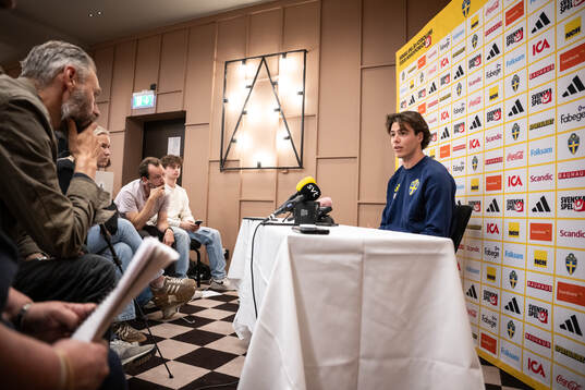 goalkeeper Jacob Widell Zetterström of the Swedish