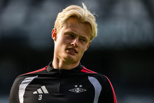 Tobias Dahl of Rosenborg warms up