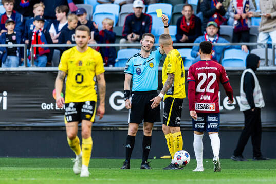 Elfsborgs Sebastian Holmén får gult kort