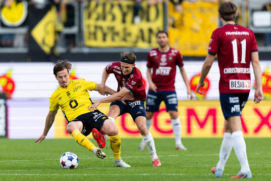 Elfsborgs Simon Olsson och Örgrytes Charlie Vindehall