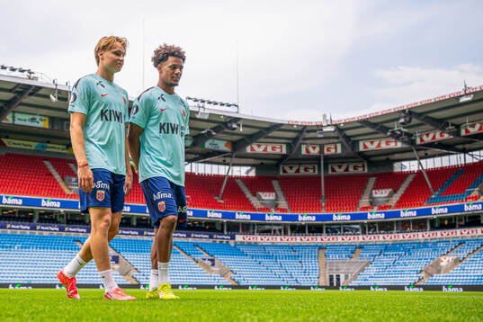 Andreas Schjelderup and Oscar Bobb of the Norwegian