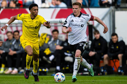 Daniel Bassi of Bodø/Glimt and Aslak Fonn Witry of