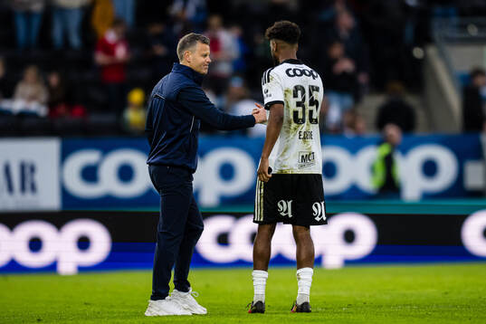 Head coach Kjetil Knutsen of Bodø/Glimt and Emil Konradsen