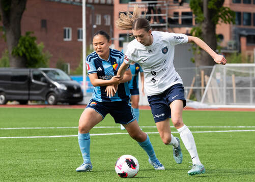Djurgårdens Urara Watanabe och Eskilstuna United DFFs