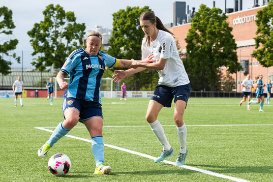 Djurgårdens Therese Åsland och Eskilstuna United DFFs