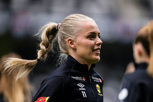 Andrea Karoline Nymo Holmstrøm of LSK Kvinner warms up