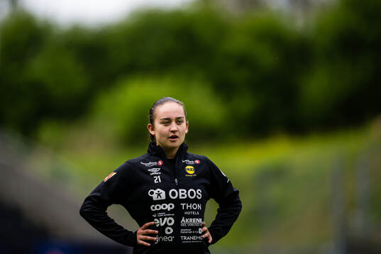 Sara Isabella Lepore of LSK Kvinner warms up