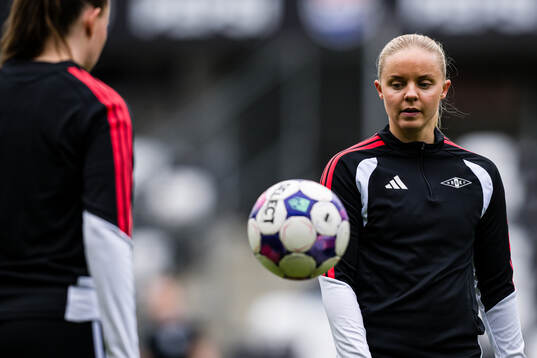 Celine Emilie Nergård of Rosenborg warms up