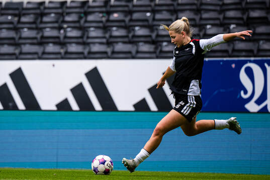 Isabella Maria Hobson of Rosenborg warms up