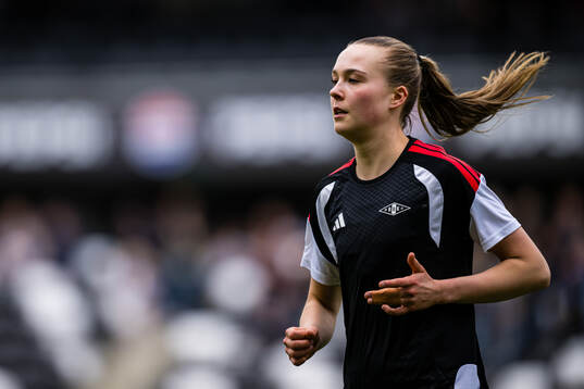 Cille Nilsen of Rosenborg warms up