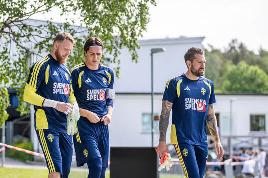 goalkeepers Viktor Johansson, Jacob Widell Zetterström and
