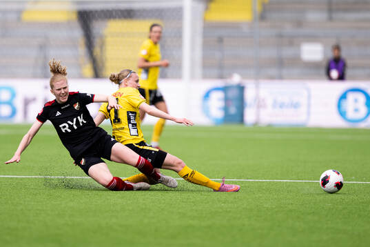 Enskedes Linn Bogren och Elfsborgs Leann Nyström