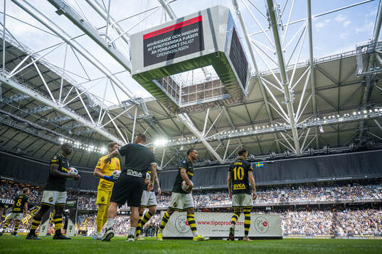 En skylt som informerar om användning av pyroteknik