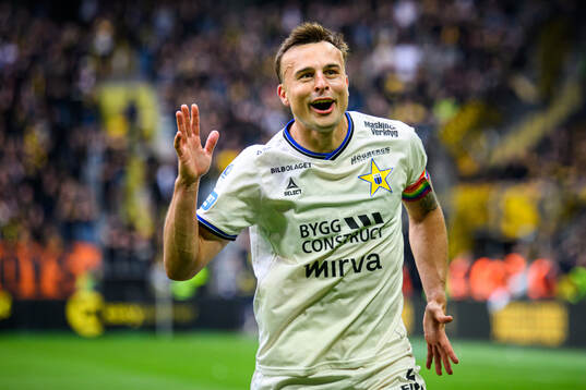 Sirius Henrik Rönnlöf Castegren jublar