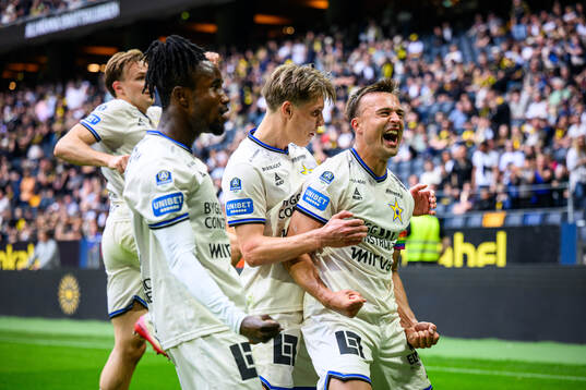 Sirius Henrik Rönnlöf Castegren jublar