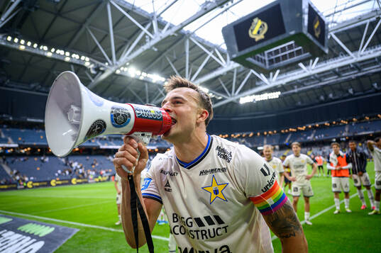 Sirius Henrik Rönnlöf Castegren jublar