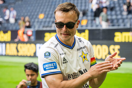 Sirius Henrik Rönnlöf Castegren jublar