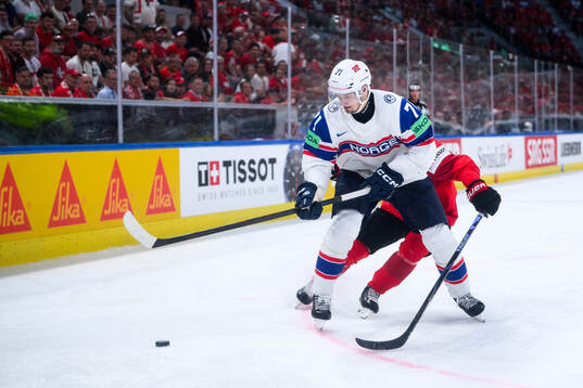 Eskild Bakke Olsen of Norway och Christoph Bertschy of