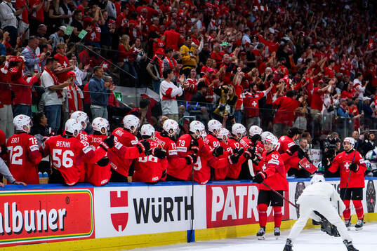Théo Rochette of Switzerland celebrates 6-0
