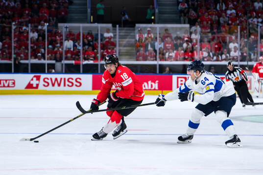 Robert Thomas of Canada and Mikael Granlund of Finland
