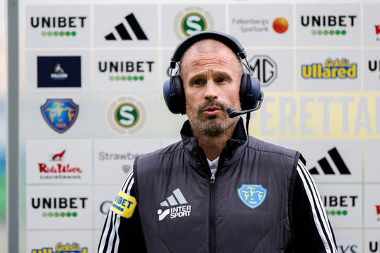 Falkenbergs tränare Christoffer Andersson