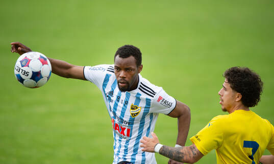 IFK Hässleholms Saikou Jawneh i matchen i division 3