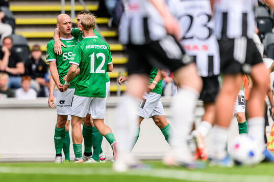 Brages Anton Lundin jublar