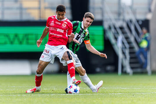 Kalmars Anthony Olusanya och GAISs Oskar Ågren