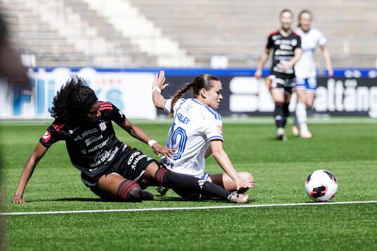 Piteås Sharon Sampson och IFK Norrköpings Isabella Sibley